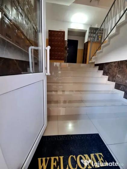 Garsonieră decomandată în Central