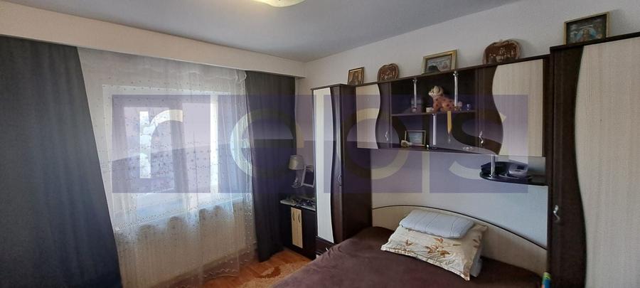 Apartament cu 3 camere, mobilat în Central