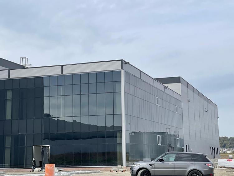 Spațiu industrial, de 10,000 mp, în Sud