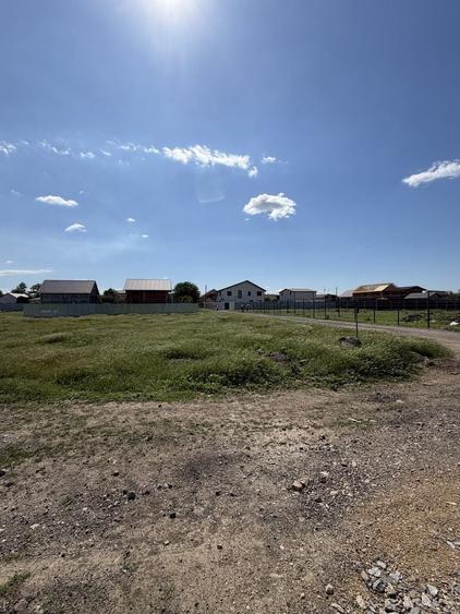 Teren de 305 mp, în Chercea