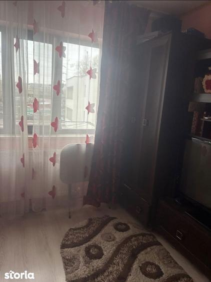 25.000 Garsoniera, Etaj 2, apropiere Podu Ros - 1