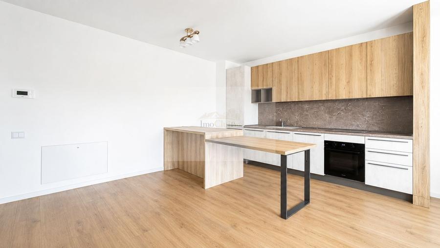 Apartament cu 2 camere semidecomandat, mobilat în Semicentral