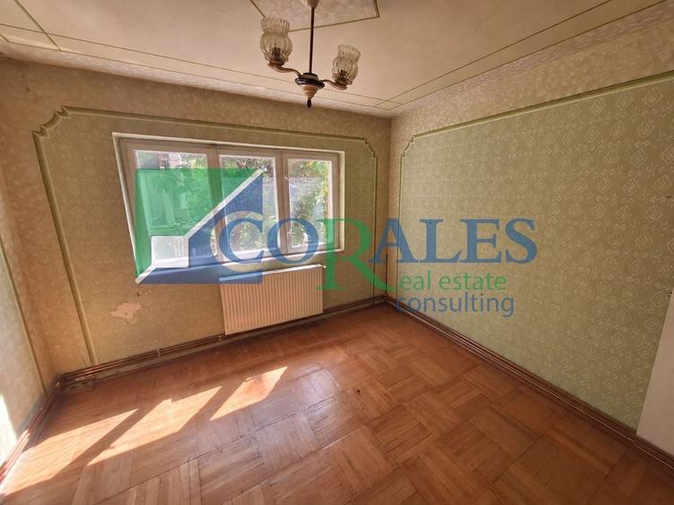 Apartament cu 3 camere decomandat în Lipovei