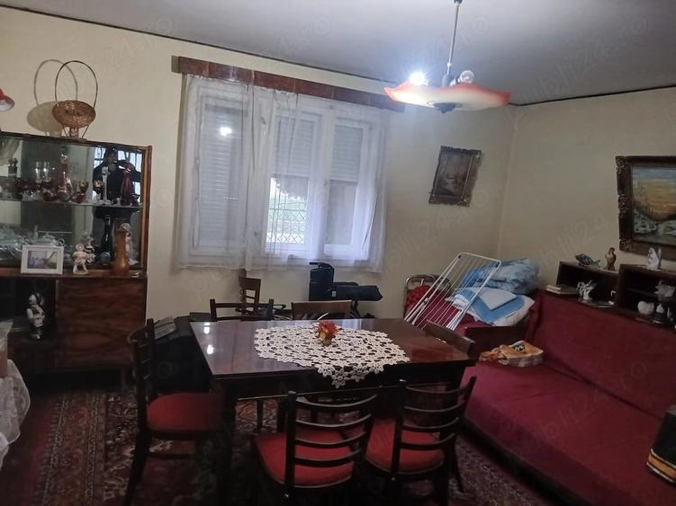 Casă cu 3 camere cu Teren 420 Mp în Central