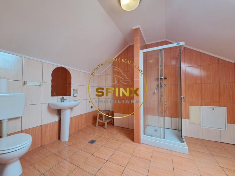 Casă individuală cu 6 camere cu Canalizare în Gara de Nord