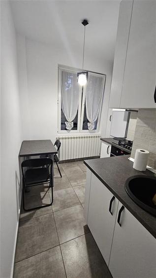 Apartament cu 3 camere semidecomandat, mobilat în Floreasca