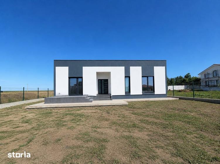 Casă cu 4 camere cu Teren 543 Mp în Cumpăna