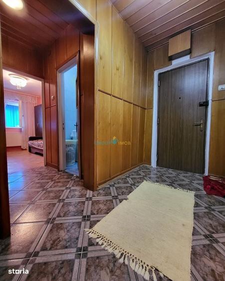 Apartament cu 3 camere decomandat în Alexandru cel Bun