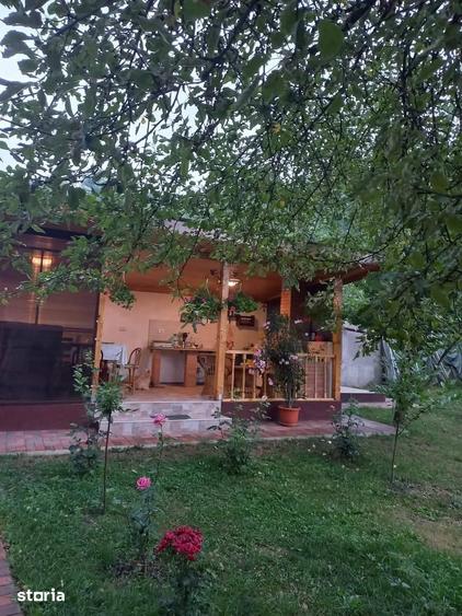 Casă cu 3 camere cu Teren 900 Mp în Bârsești