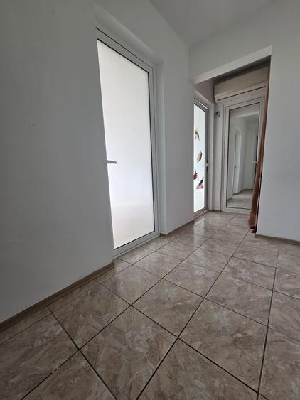 Apartament cu 2 camere decomandat în Micro 38