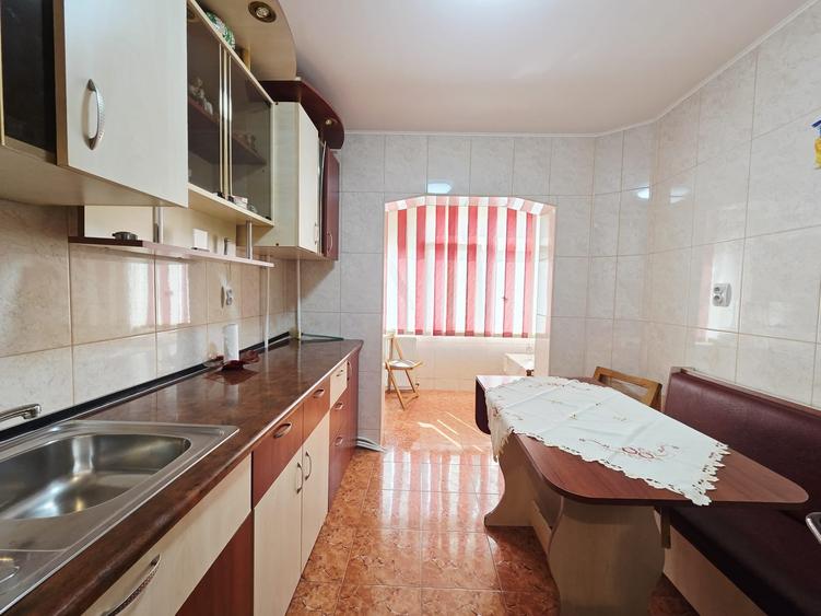 Apartament cu 2 camere decomandat în Mazepa 2