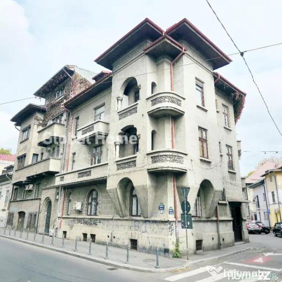 Apartament cu 3 camere semidecomandat în Cișmigiu