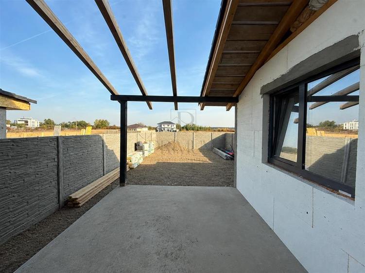Duplex cu 4 camere cu Canalizare în Moșnița Nouă