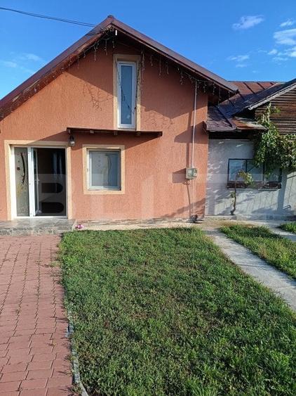 Casă cu 4 camere cu Canalizare în Lipănești
