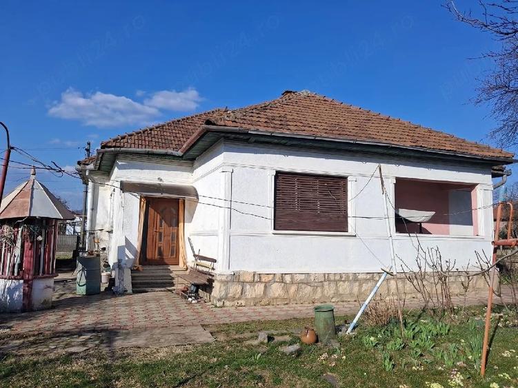 Casă cu Teren 868 Mp în Central