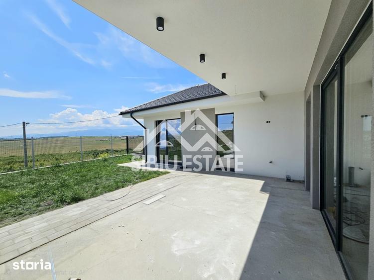 Casă cu 4 camere cu Teren 310 Mp în Chirpăr