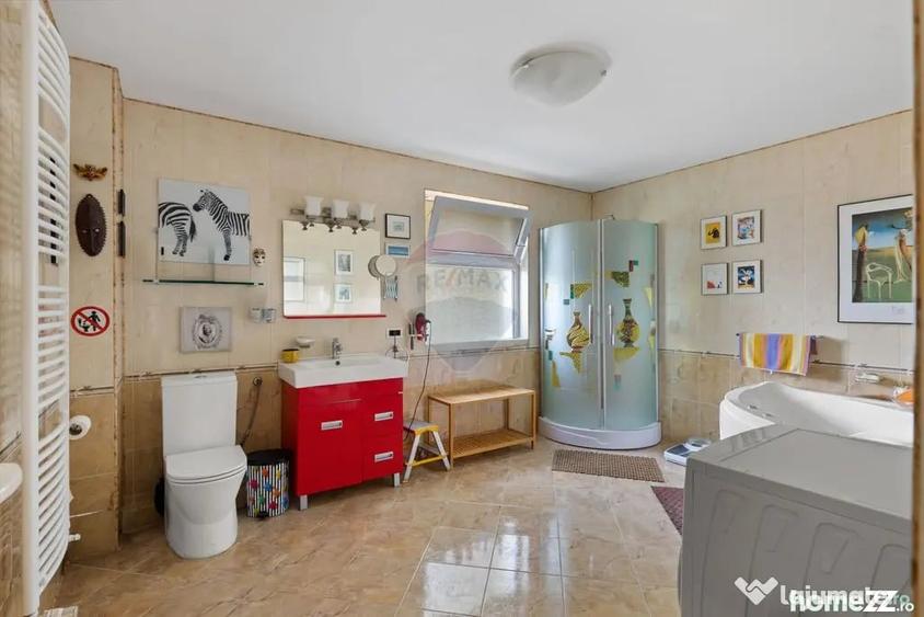 Casă cu 4 camere cu Teren 921 Mp în Subcetate