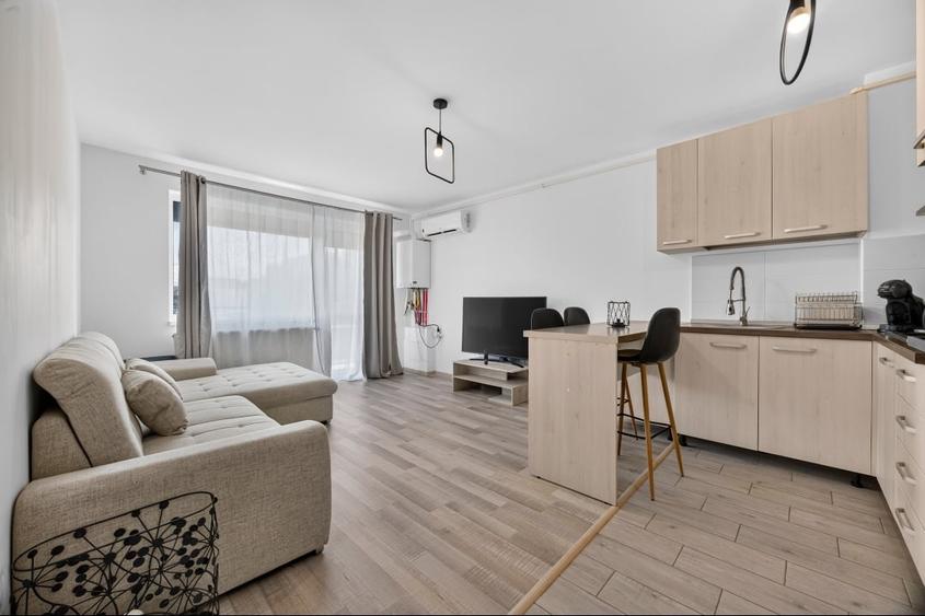Apartament cu 2 camere semidecomandat, mobilat în Tractorul