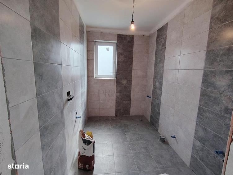 Casă cu 4 camere în Albina