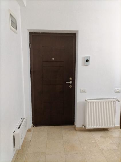 Apartament cu 3 camere semidecomandat în Bucureștii Noi