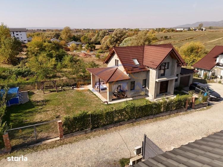 Casă cu 4 camere în Mocira