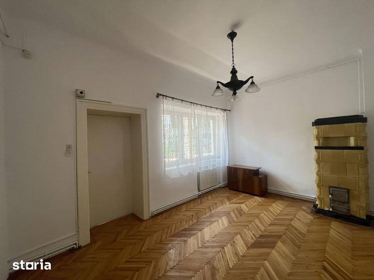 Casă cu 4 camere cu Teren 600 Mp în Centrul Istoric