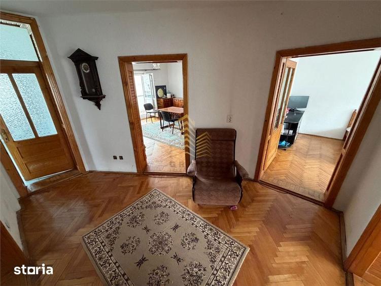 Apartament cu 3 camere decomandat în Central
