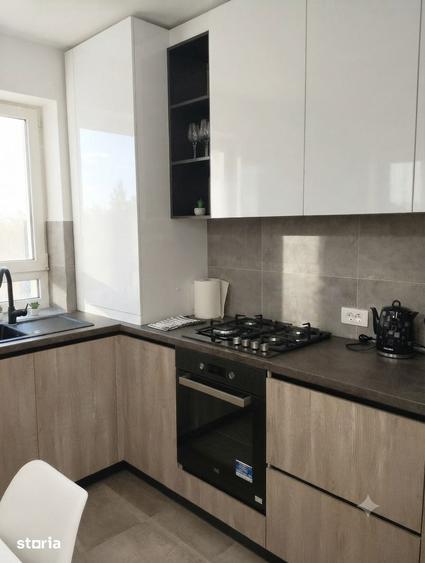 Inchiriez apartament 2 camere complex Kasper Coresi cu aer conditionat - 2