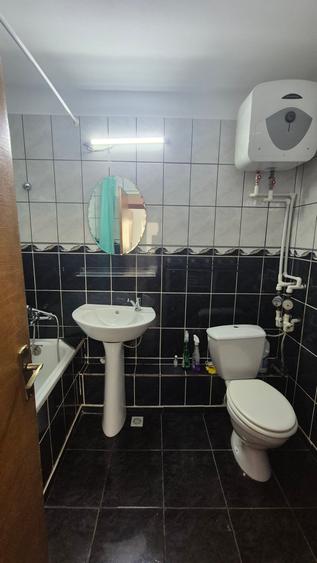 Apartament cu 2 camere decomandat în Lacul Tei