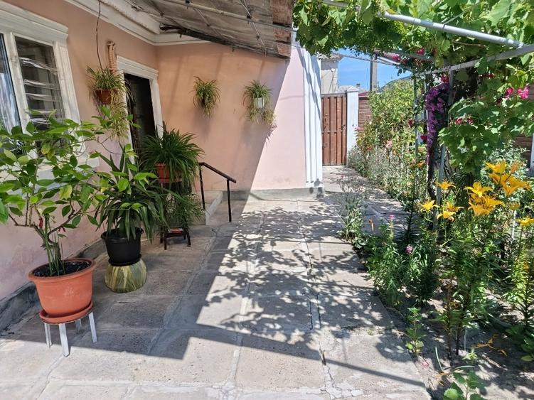 Casă individuală cu 4 camere cu Canalizare în Basarabia
