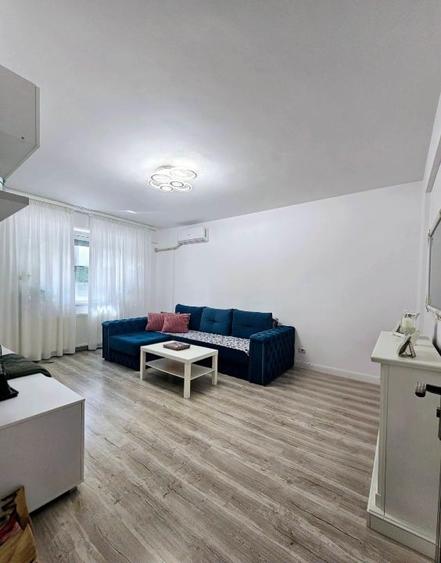 Apartament cu 2 camere decomandat, mobilat în Central