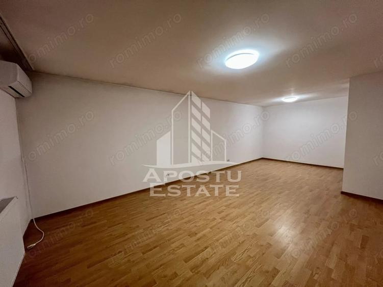 Casă cu 5 camere cu Teren 500 Mp în Moșnița Nouă