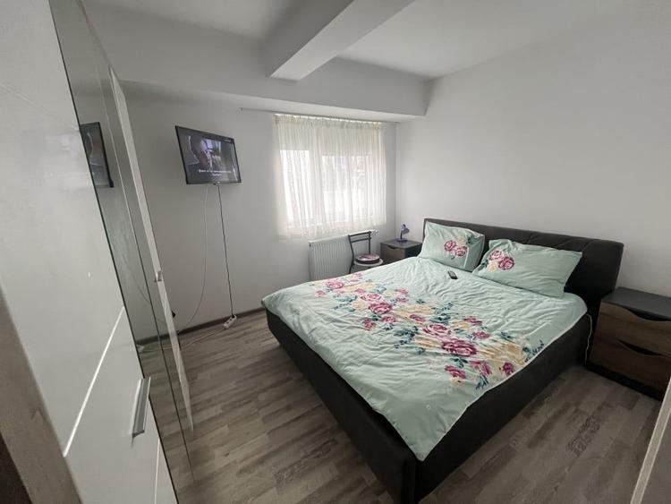 Apartament cu 3 camere semidecomandat, mobilat în Florești — fotografia 2