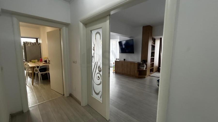 Apartament cu 3 camere decomandat, mobilat în Bucureștii Noi
