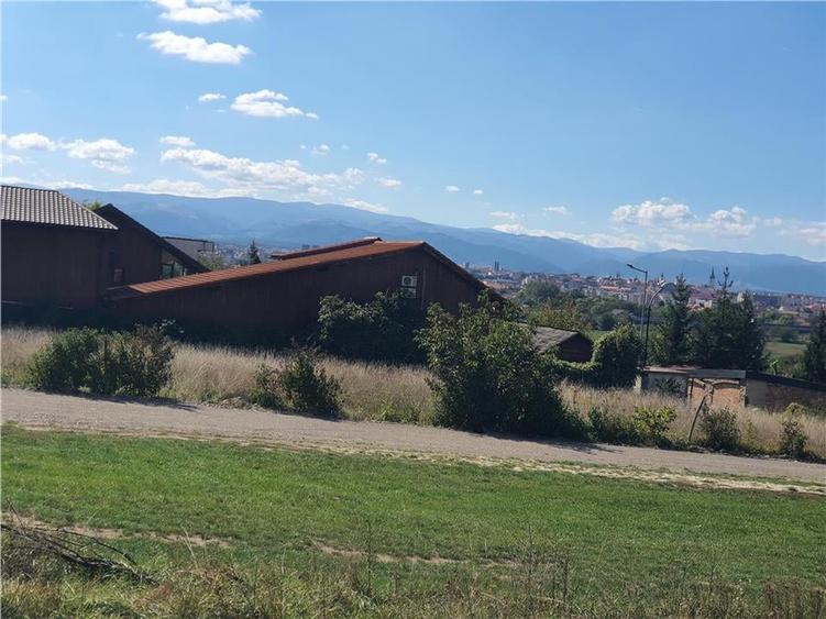 Teren agricol intravilan de 1840 mp, în Gușterița