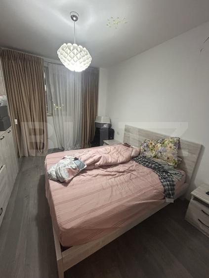 Apartament cu 3 camere decomandat, mobilat în Torontalului