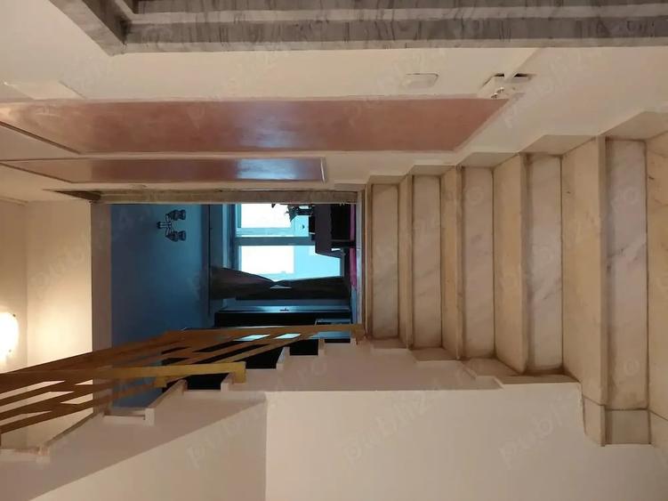 Apartament cu 3 camere decomandat în Polivalentă