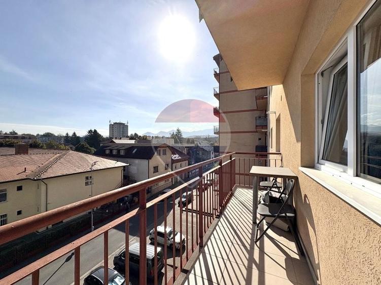 Apartament cu 2 camere decomandat, mobilat în Tractorul