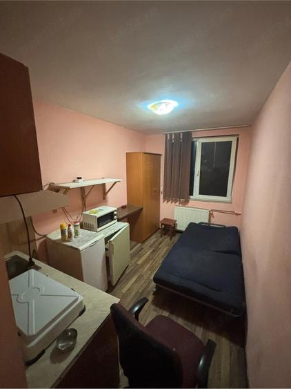 Garsonieră decomandată în Rogerius