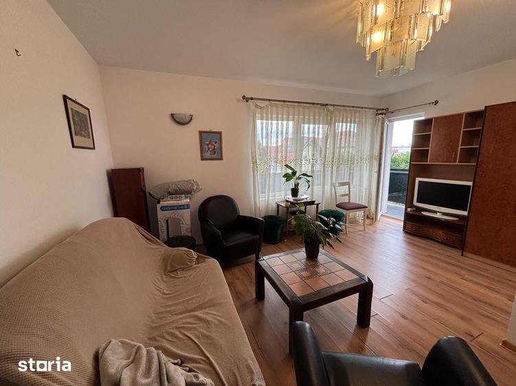 Apartament cu 3 camere decomandat în Europa