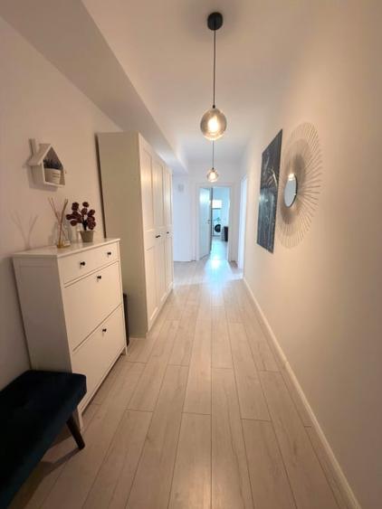 Apartament cu 3 camere decomandat, mobilat în Central
