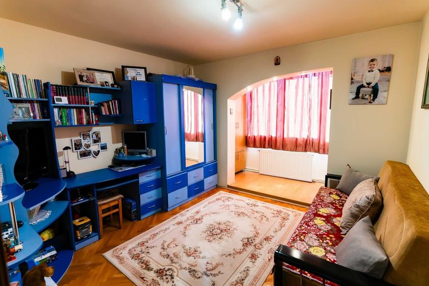 Apartament cu 2 camere decomandat în Tudor