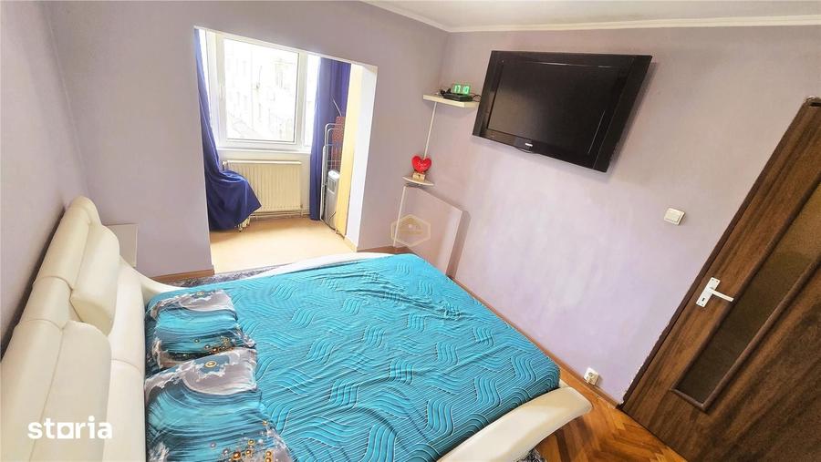 Apartament cu 3 camere semidecomandat în Micro 16