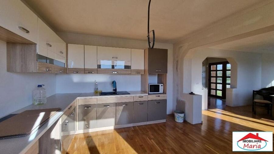 Casă cu 5 camere cu Teren 2220 Mp în Cionchești