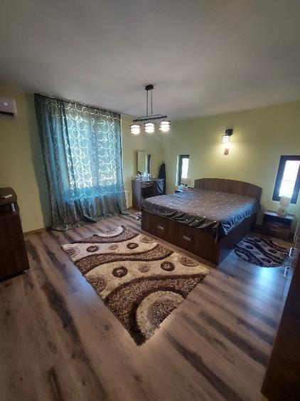 Casă individuală cu 4 camere cu Garaj în Păulești