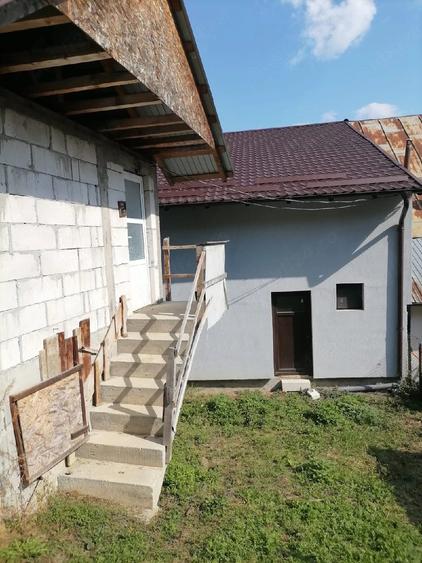 Casă cu 3 camere cu Teren 810 Mp în Gura Bărbulețului