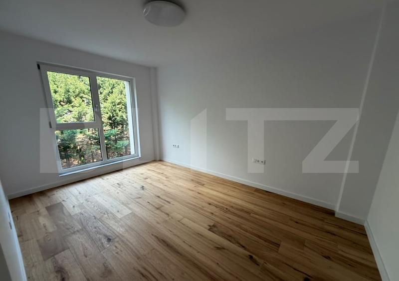 Apartament cu 3 camere decomandat în Cristian