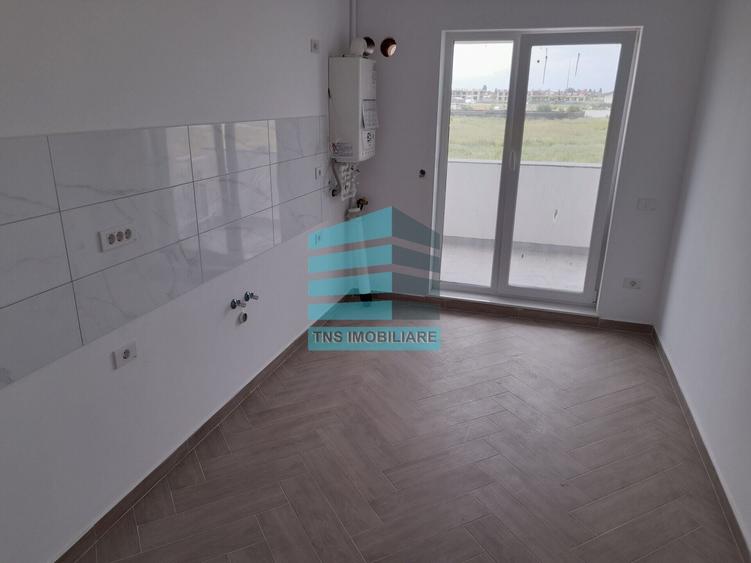 Apartament cu 4 camere decomandat în Titan