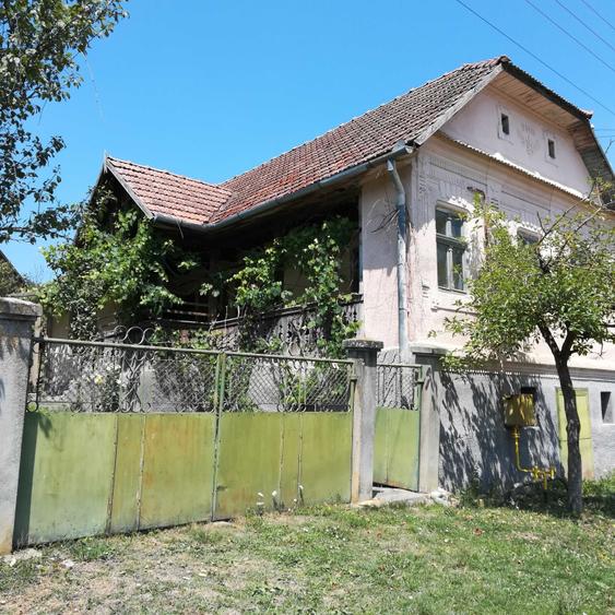 Casă cu 3 camere în Chiochiș