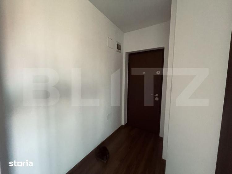 Apartament cu 3 camere semidecomandat în Florești
